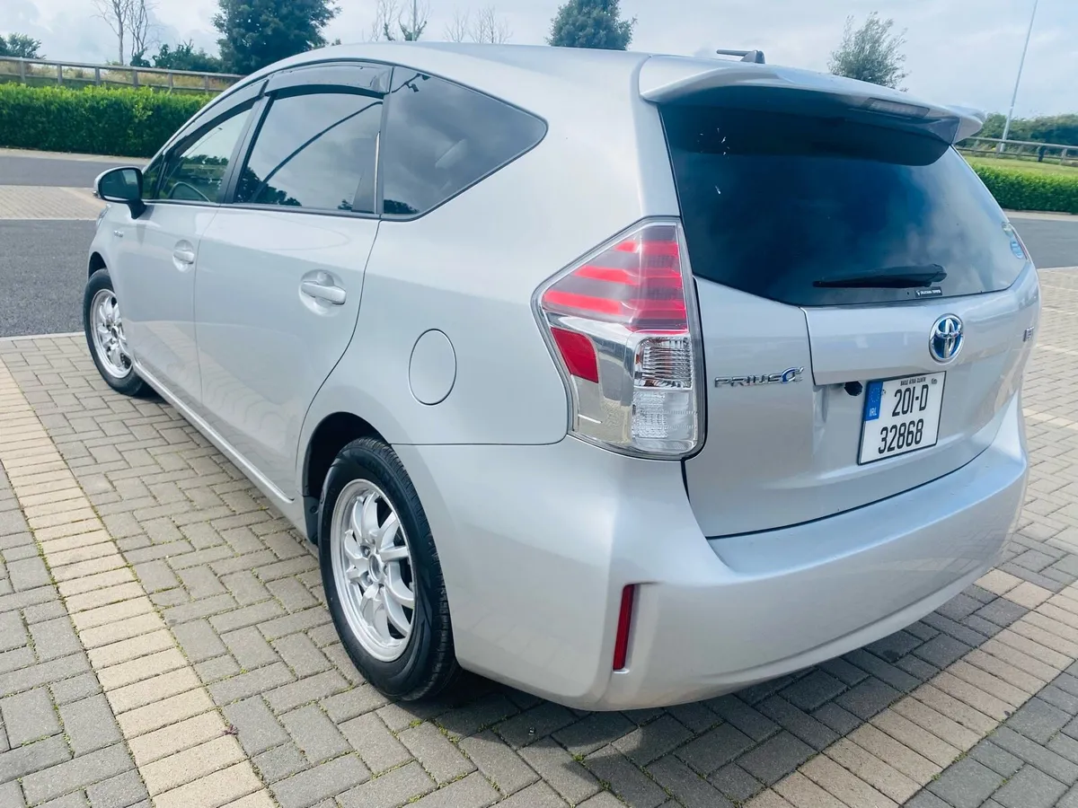 Toyota Prius 5 Seater - Image 3