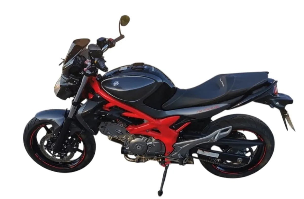 Suzuki Gladius 650 SV ABS - Image 4