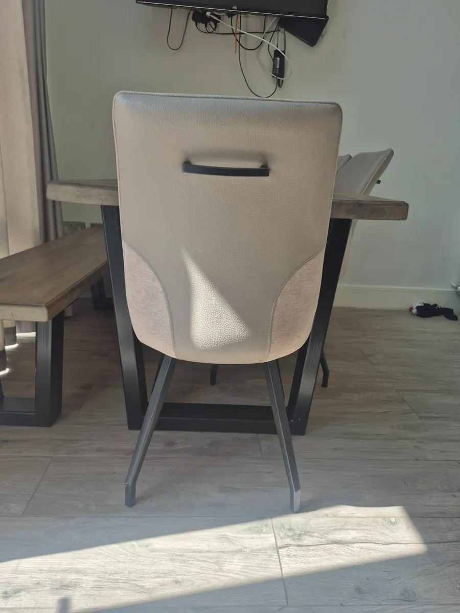 Dining table and chairs - Image 3
