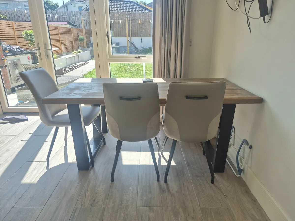 Dining table and chairs - Image 4