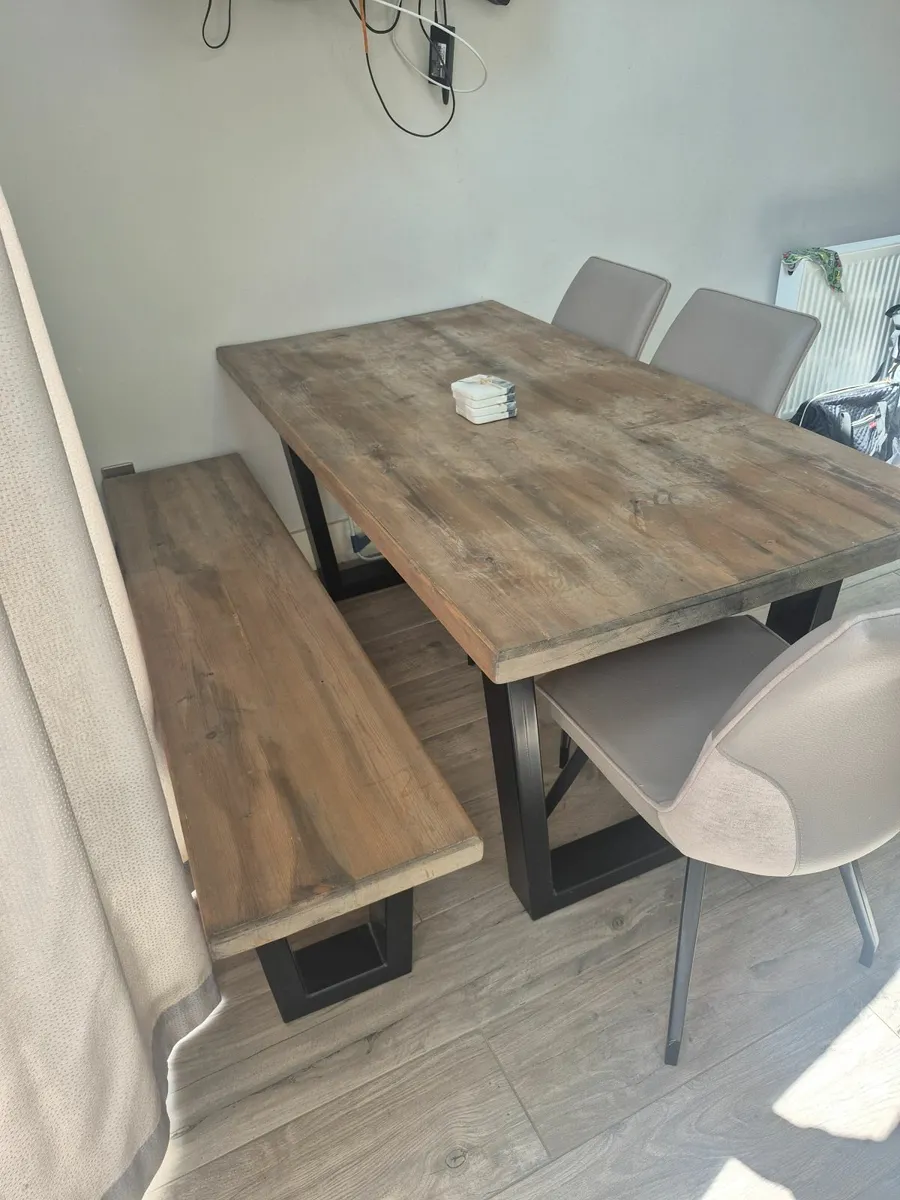 Dining table and chairs - Image 2