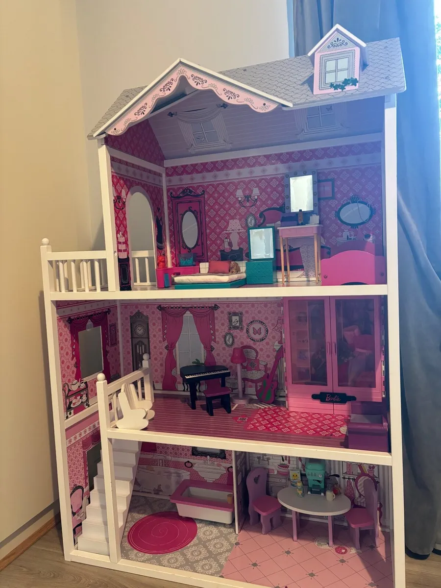 Doll house - Image 1