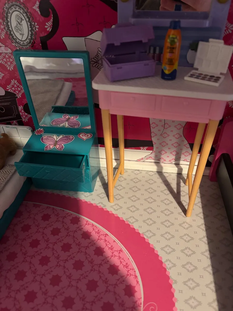 Doll house - Image 4