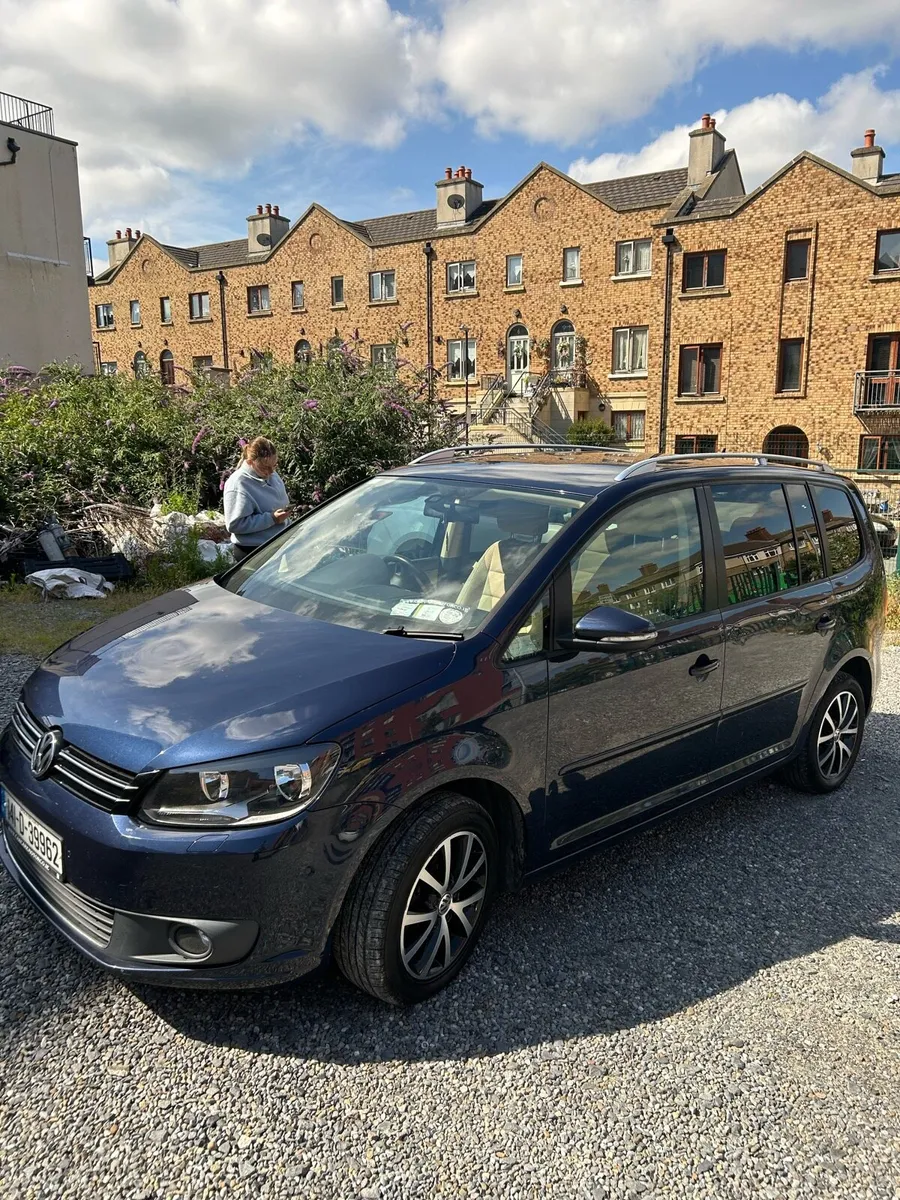 Volkswagen touran 1.6 TDI trend line automatic - Image 2