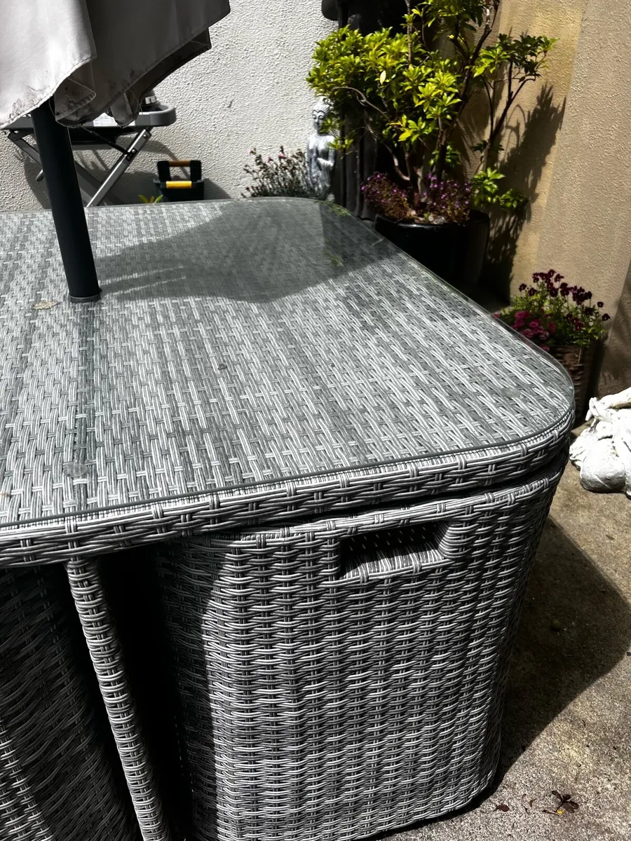 Patio table and chairs - Image 3