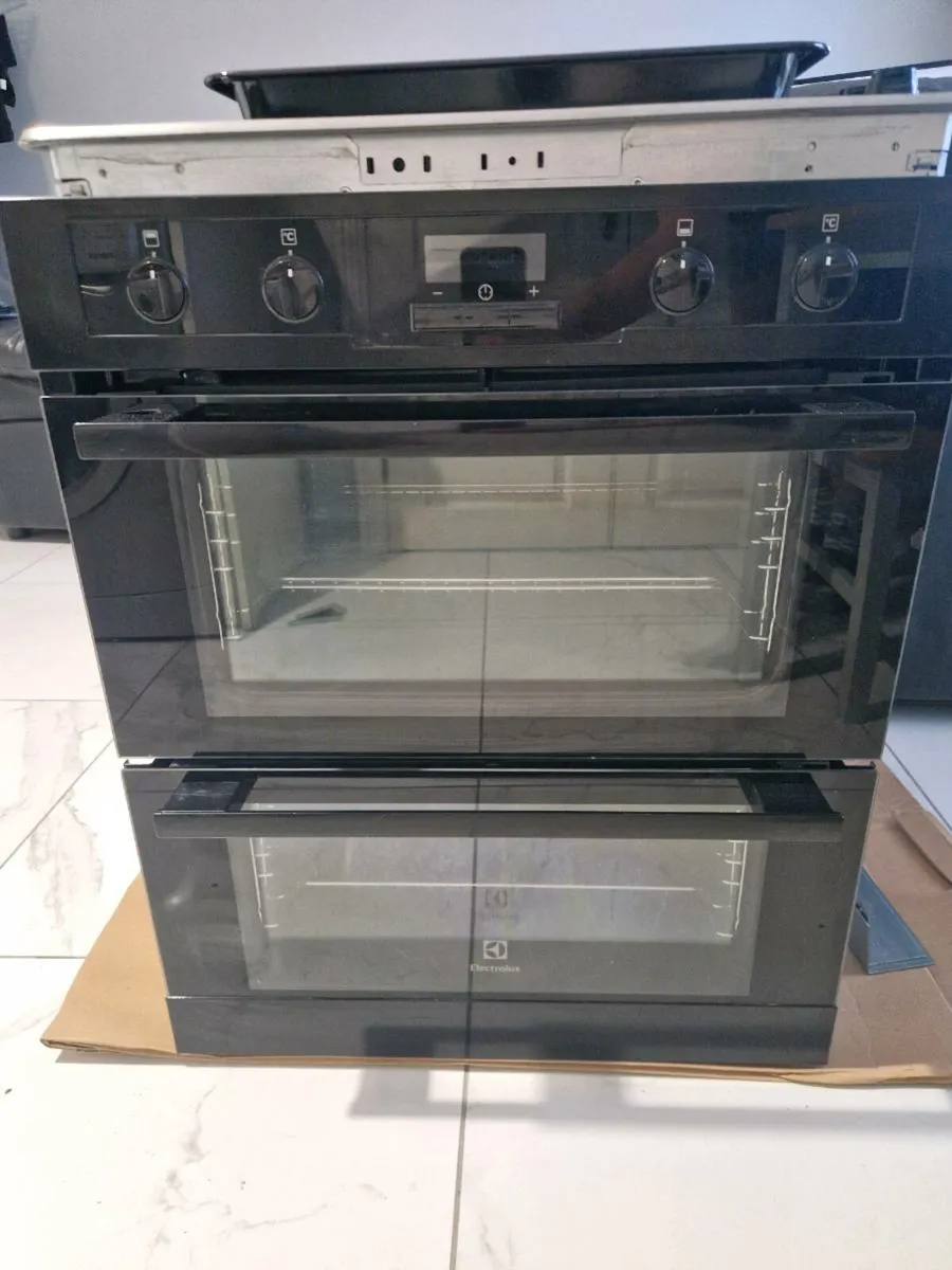 Electric oven & Hob - Image 1