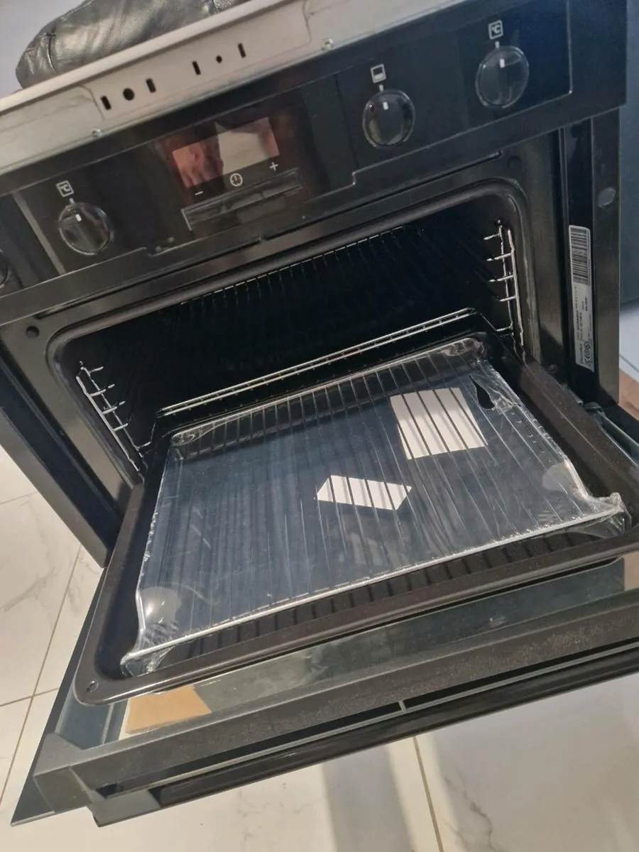 Electric oven & Hob - Image 2