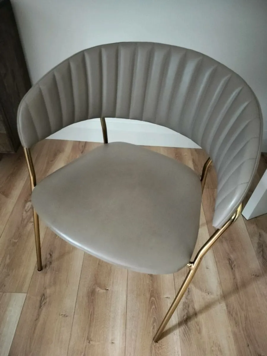 Chair - Image 3