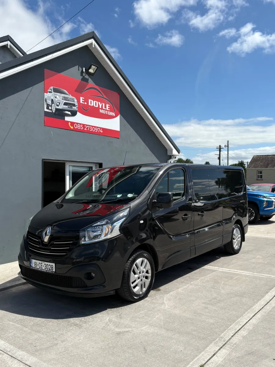 2018 Renault Trafic Sport Crew Cab 6 Seats - Image 3