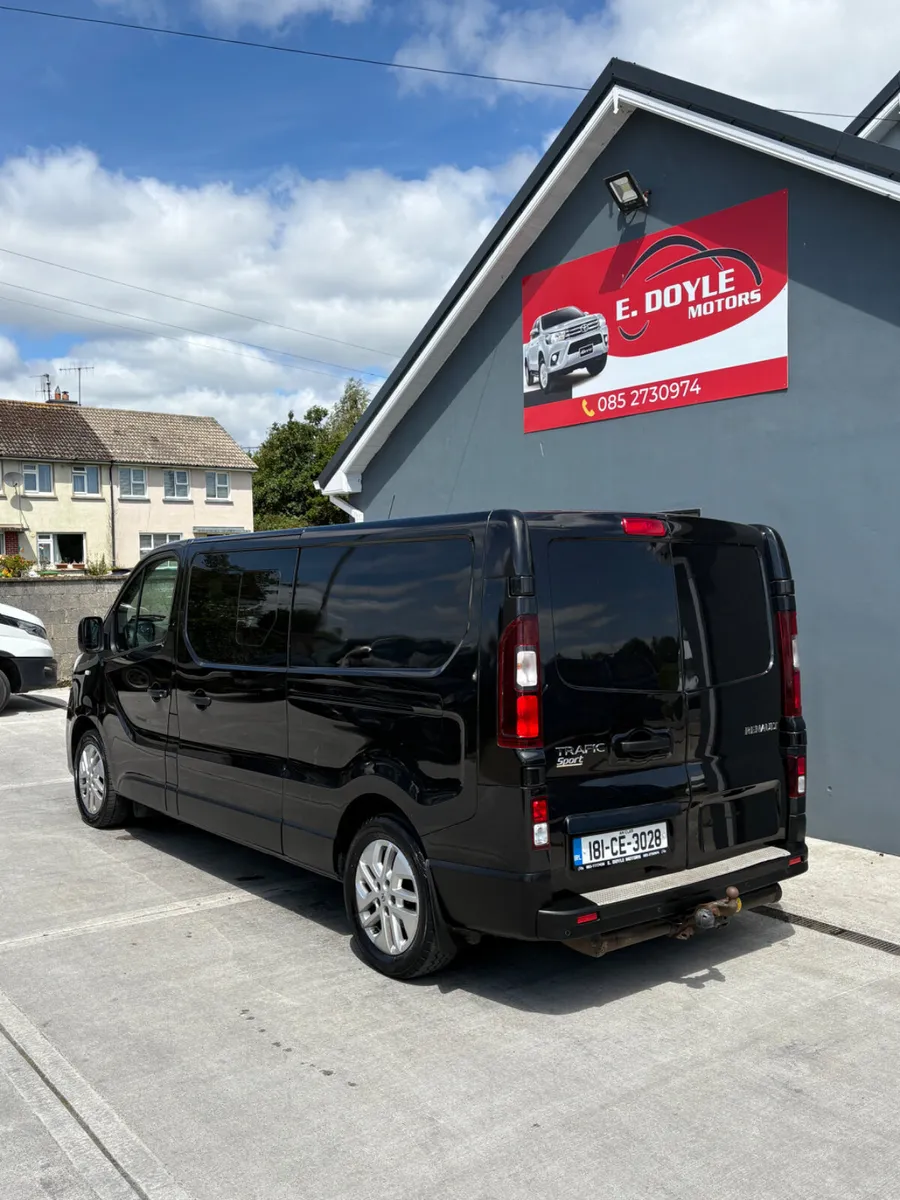2018 Renault Trafic Sport Crew Cab 6 Seats - Image 4