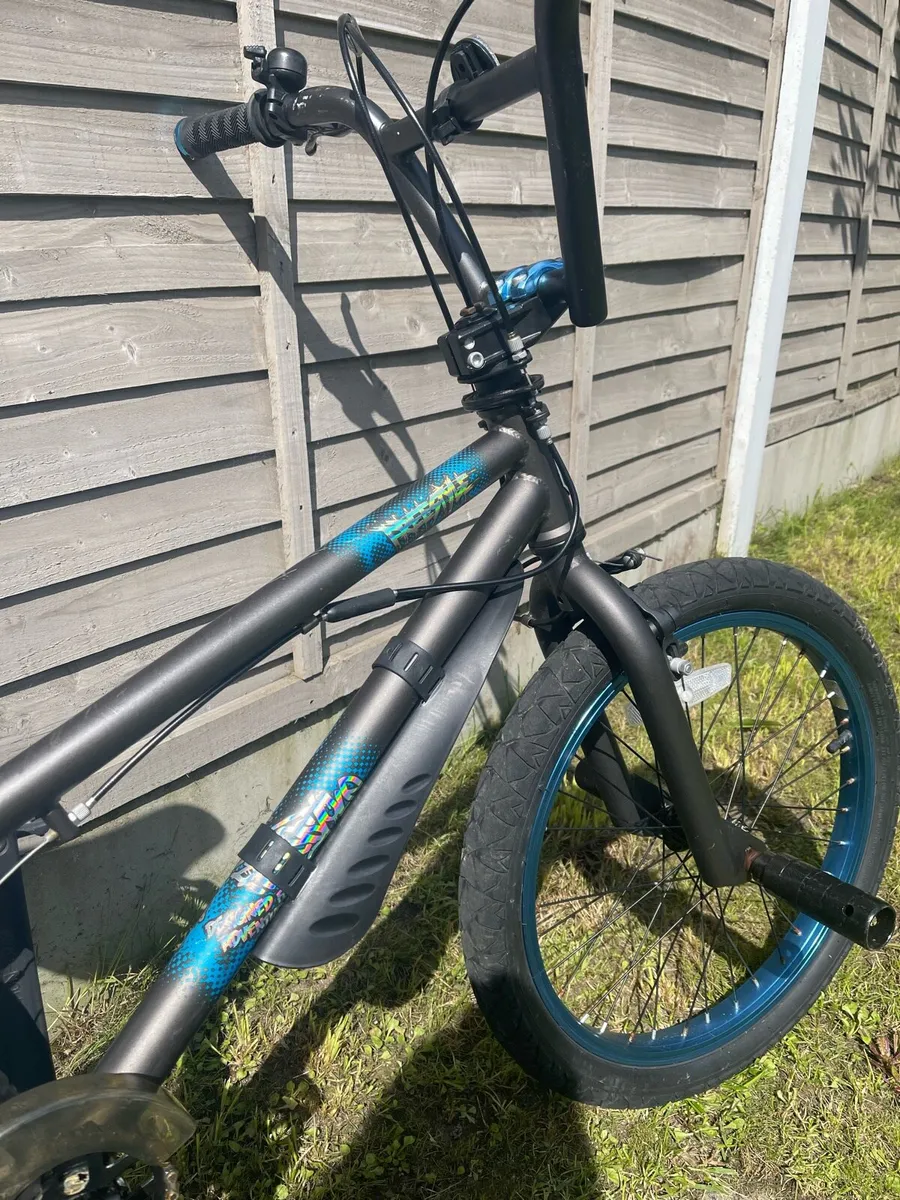 Kids BMX like new - Image 2