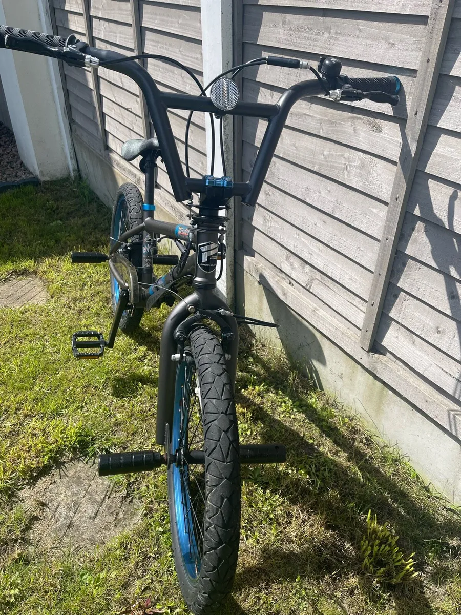 Kids BMX like new - Image 3