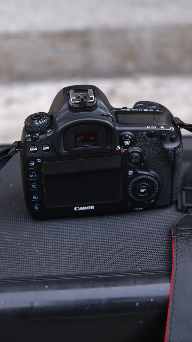 Canon 5D iv with sigma 85 1.4 art lens - Image 2