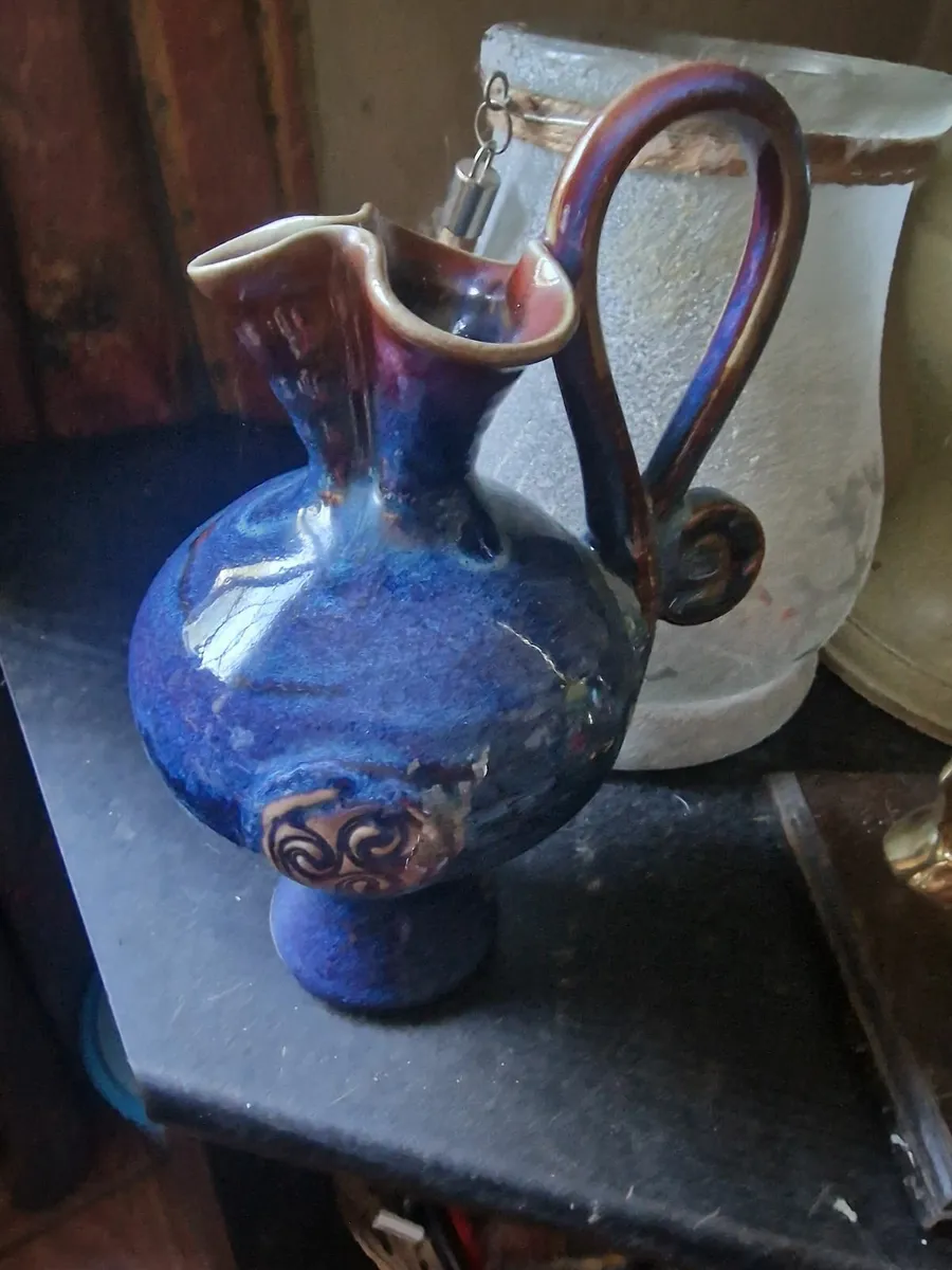 Colm de ris pottery - Image 1