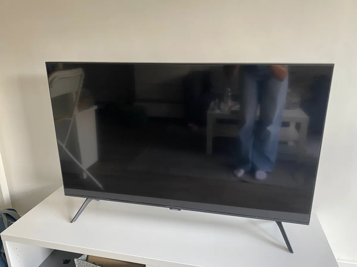 Samsung CU7020 smart TV (2024)  43 inch - Image 2