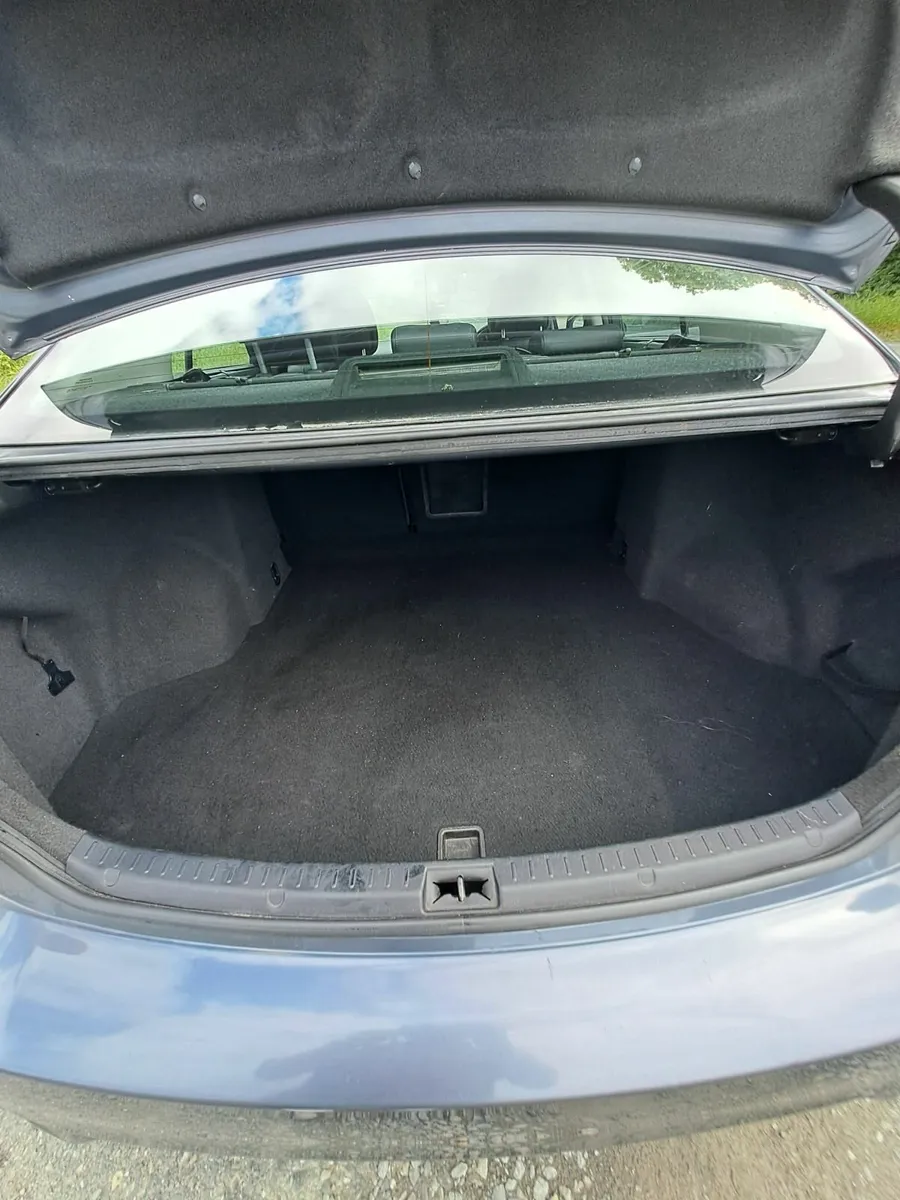 Toyota Avensis 2014 - Image 2
