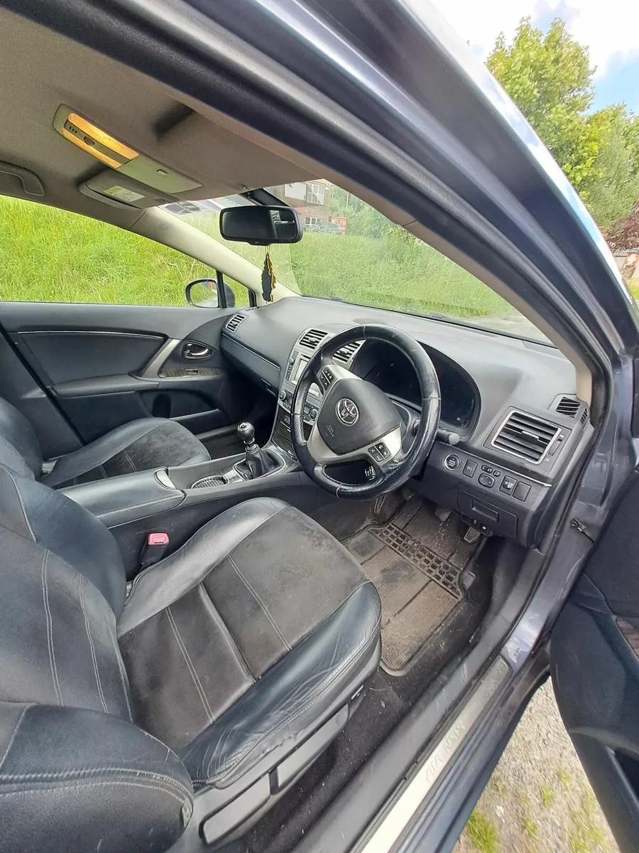 Toyota Avensis 2014 - Image 4