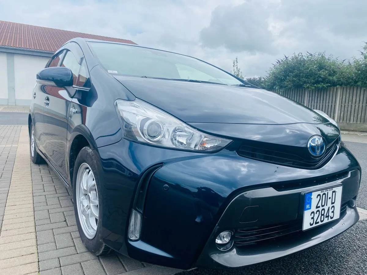 Toyota Prius 5 Seater - Image 3