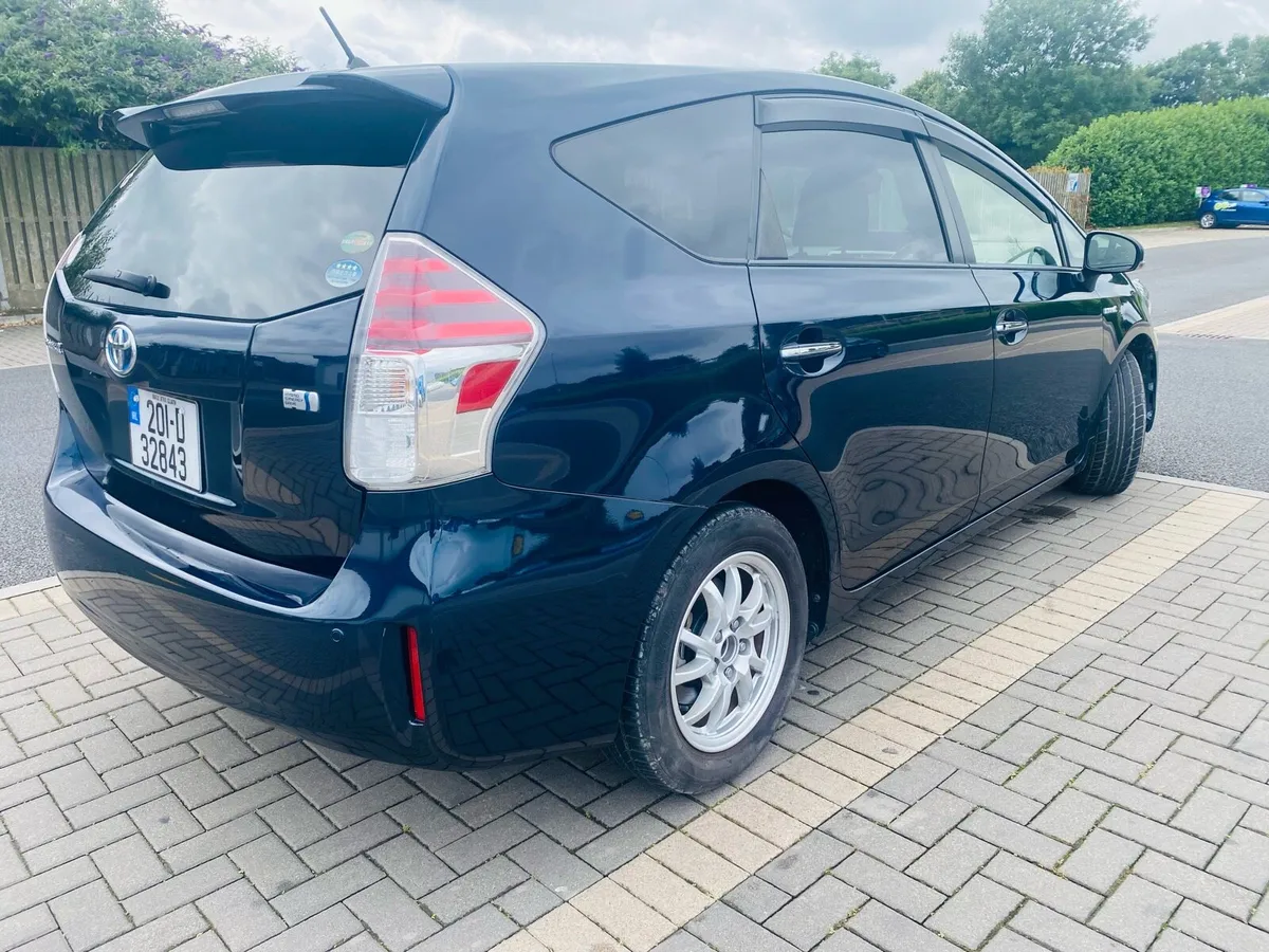 Toyota Prius 5 Seater - Image 4