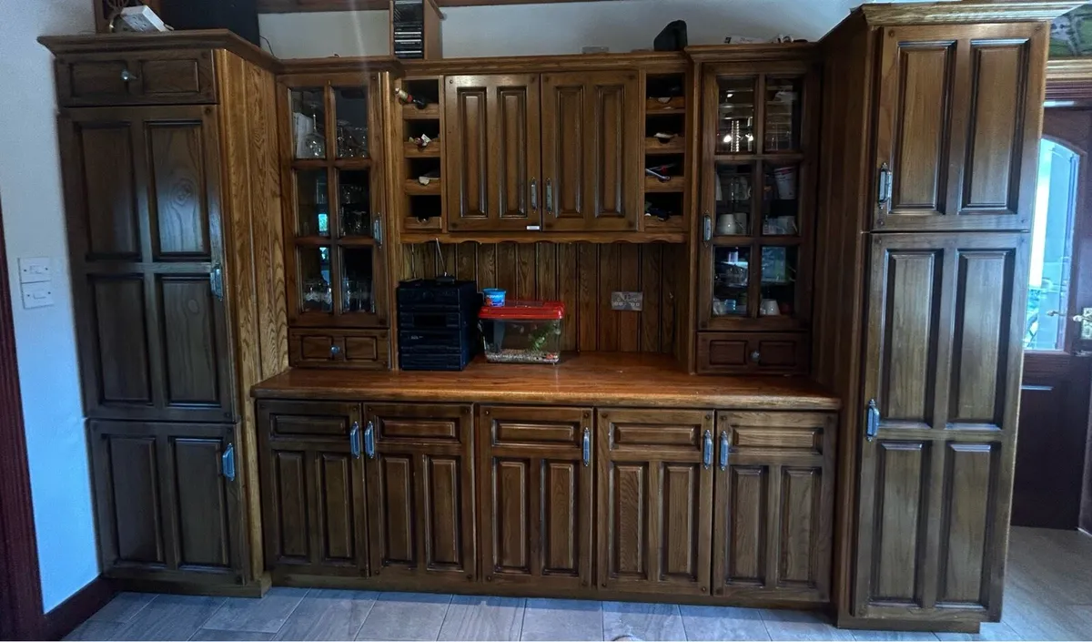 Solid oak kitchen and island - Image 1