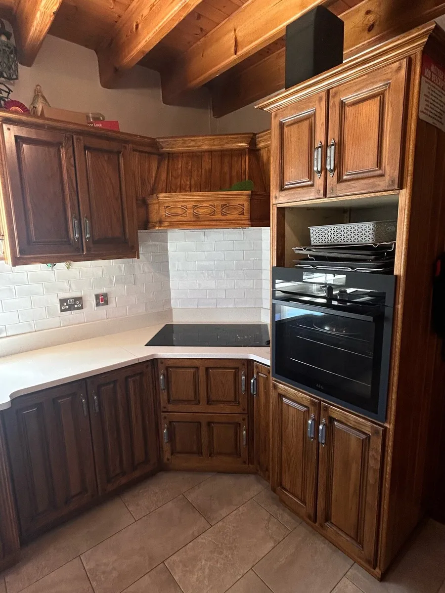 Solid oak kitchen and island - Image 3