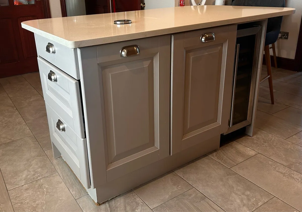 Solid oak kitchen and island - Image 4