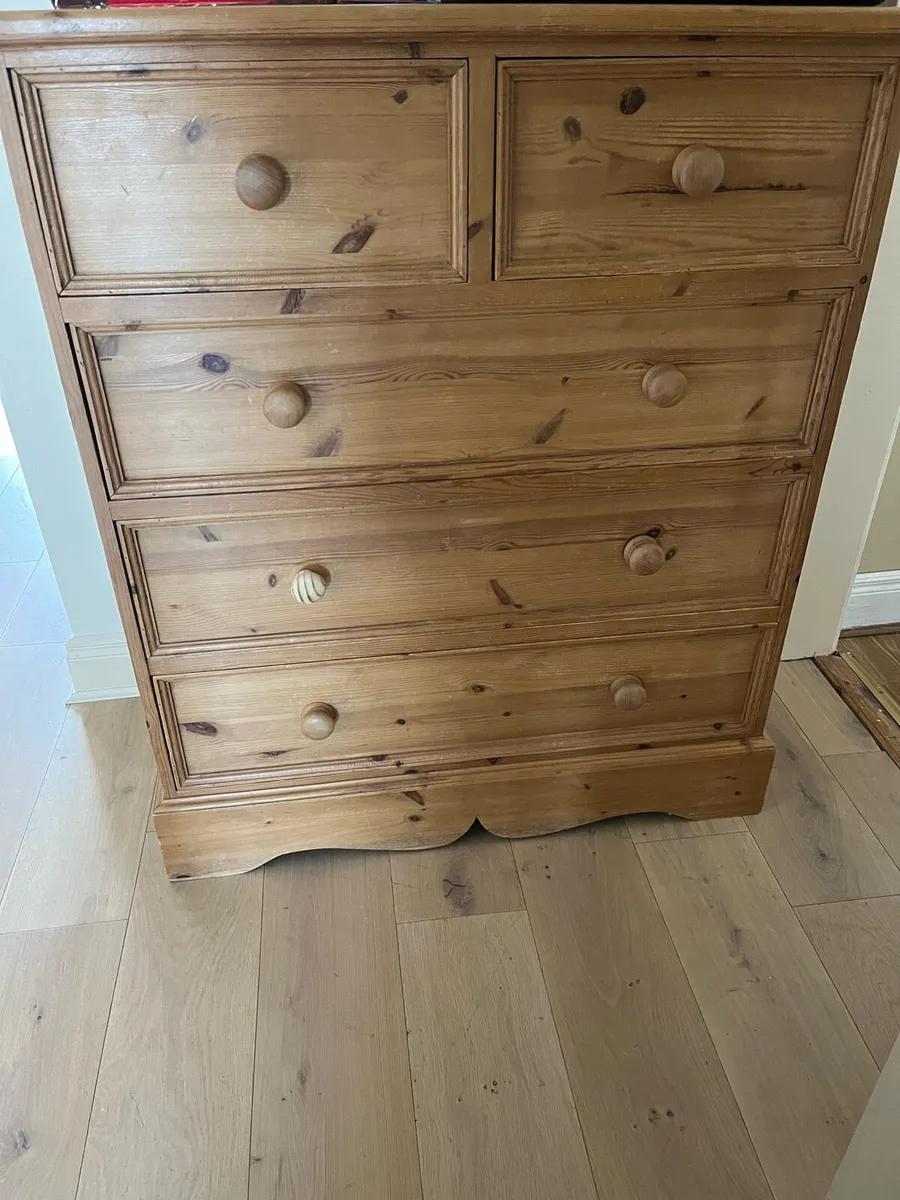 Chest of drawers and wardrobe - Image 1