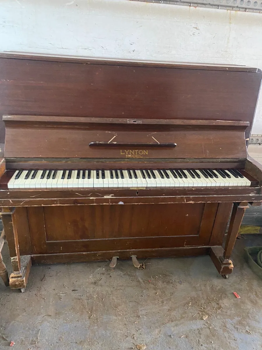 Piano - Image 1