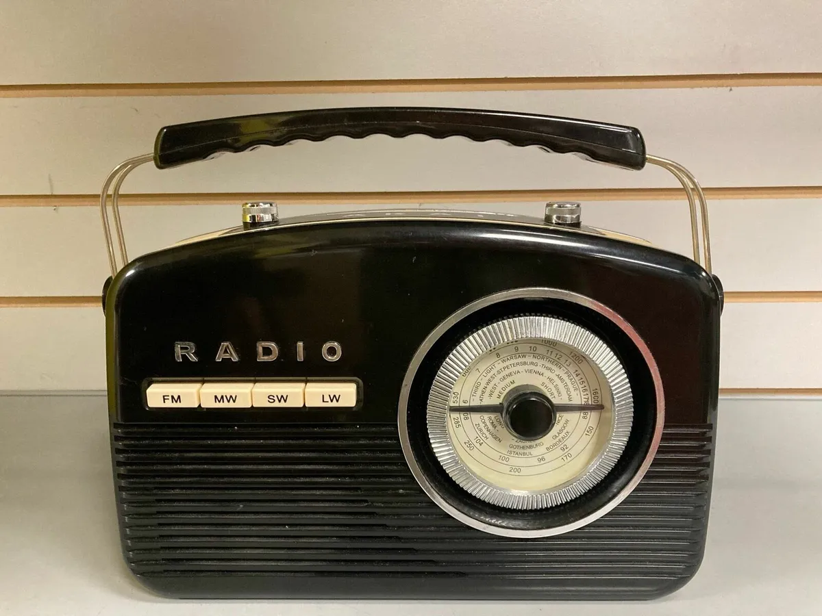 Akai Radio - Image 2