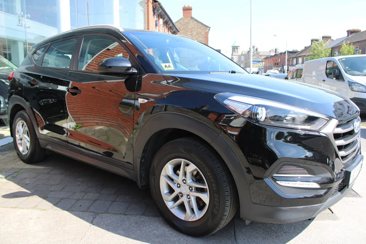 Hyundai Tucson 1.7 COMFORT 2016 - Image 2