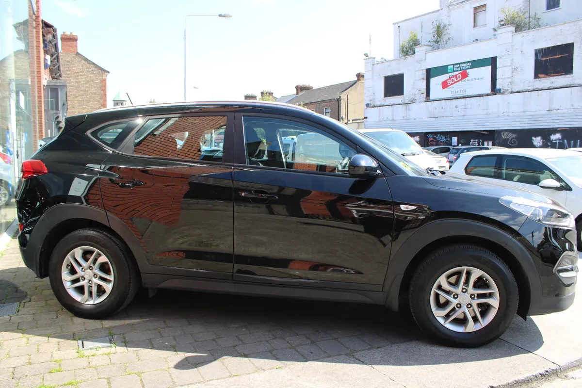 Hyundai Tucson 1.7 COMFORT 2016 - Image 3