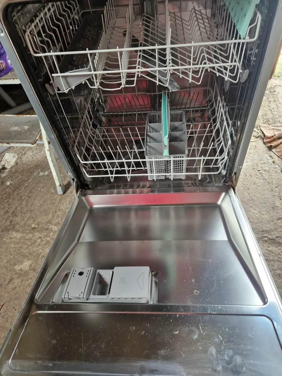 Dishwasher - Image 1