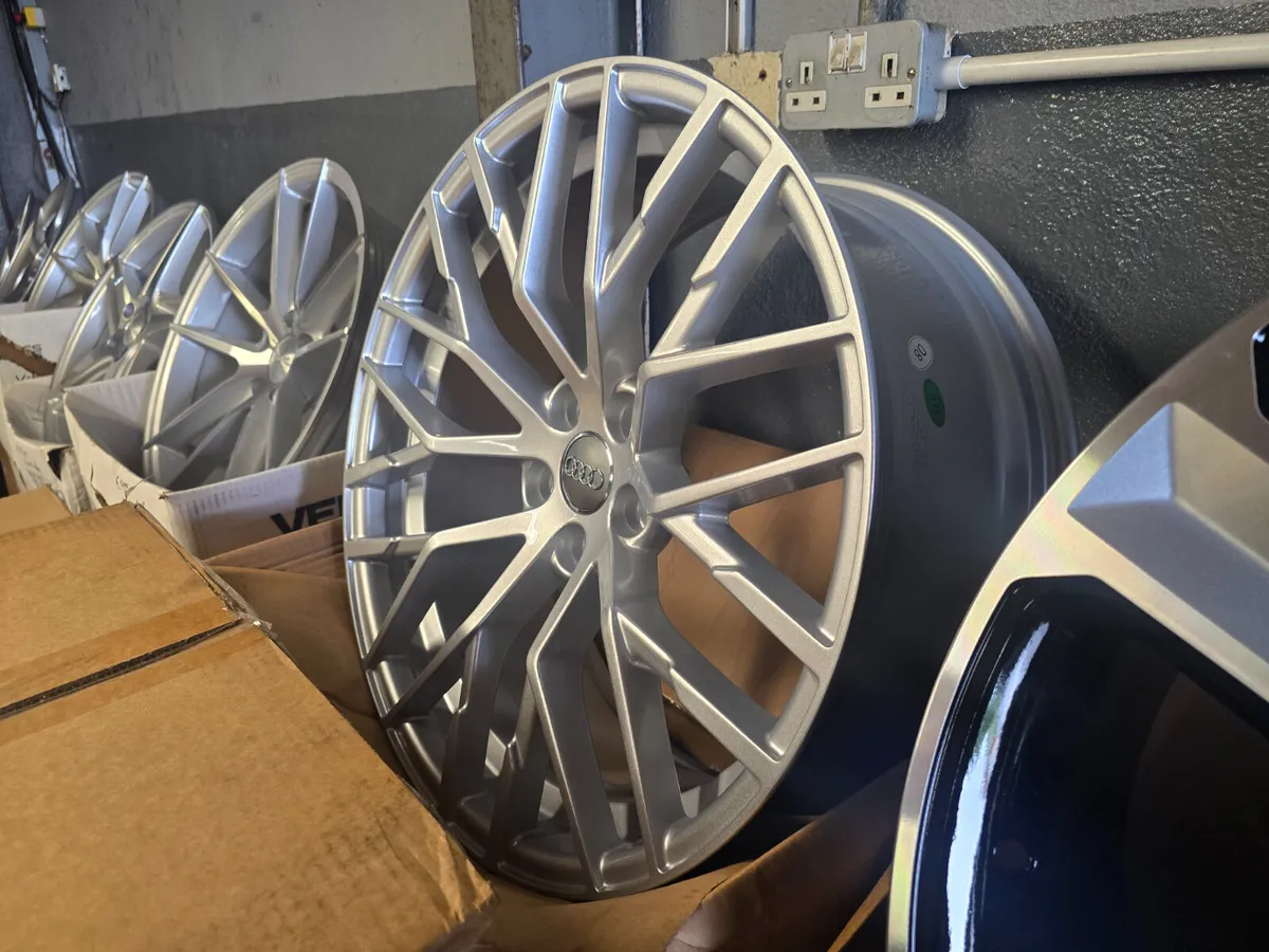 **Special** 20" Audi R8 Style