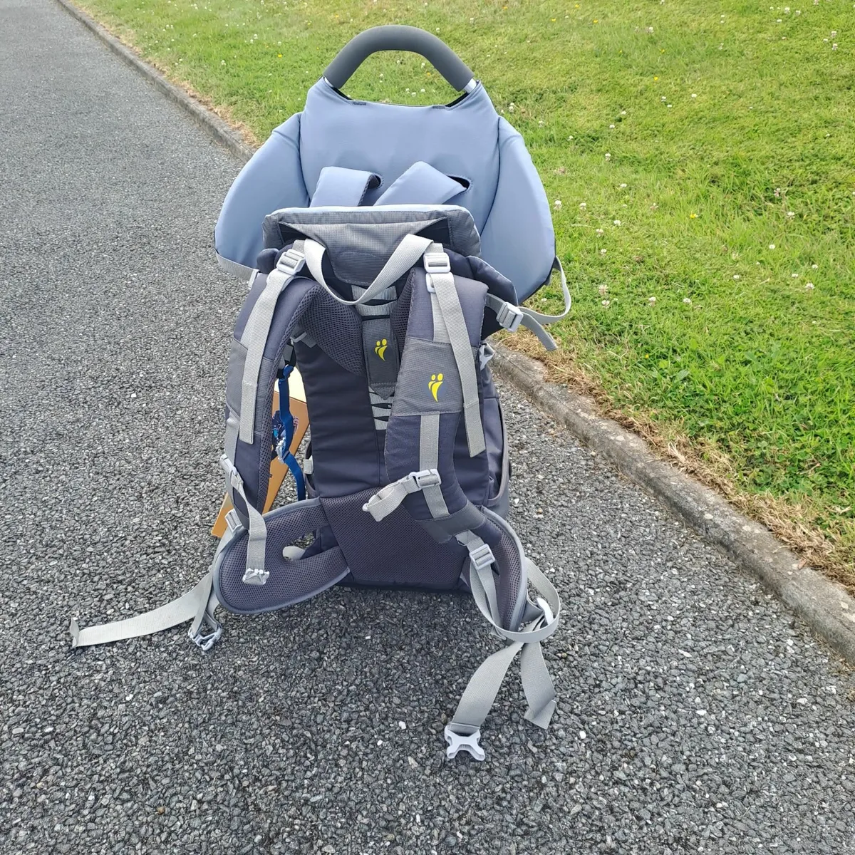 LittleLife Baby Carrier  and sunshade - Image 4