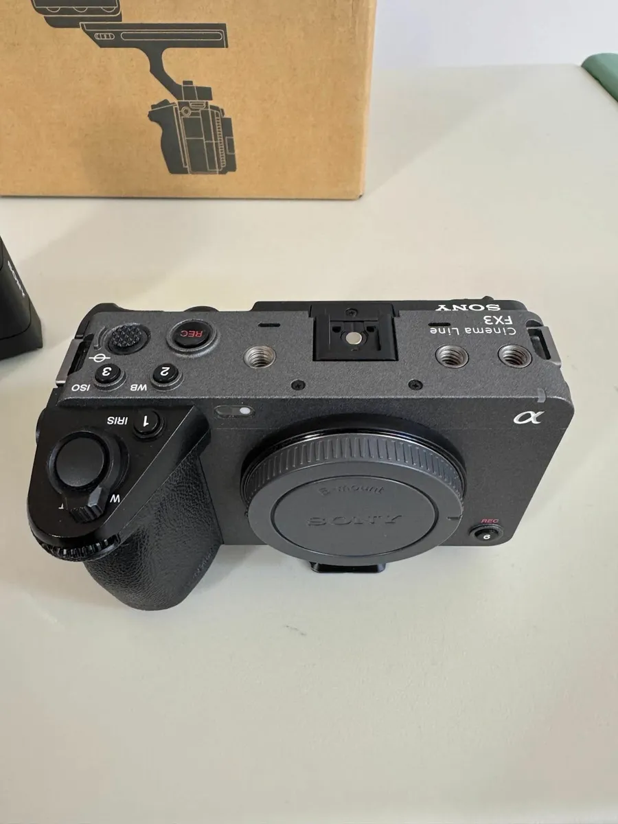 Sony Fx3 with XLR handle - Image 2