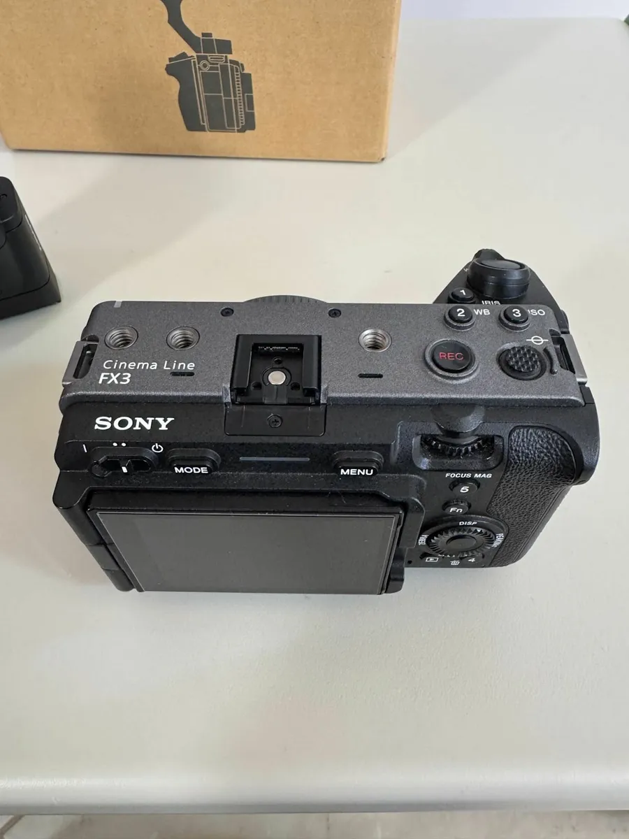 Sony Fx3 with XLR handle - Image 3