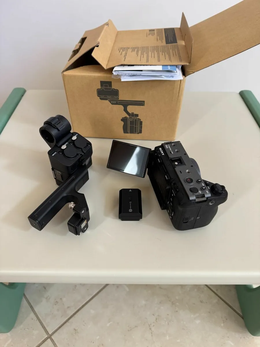 Sony Fx3 with XLR handle - Image 1