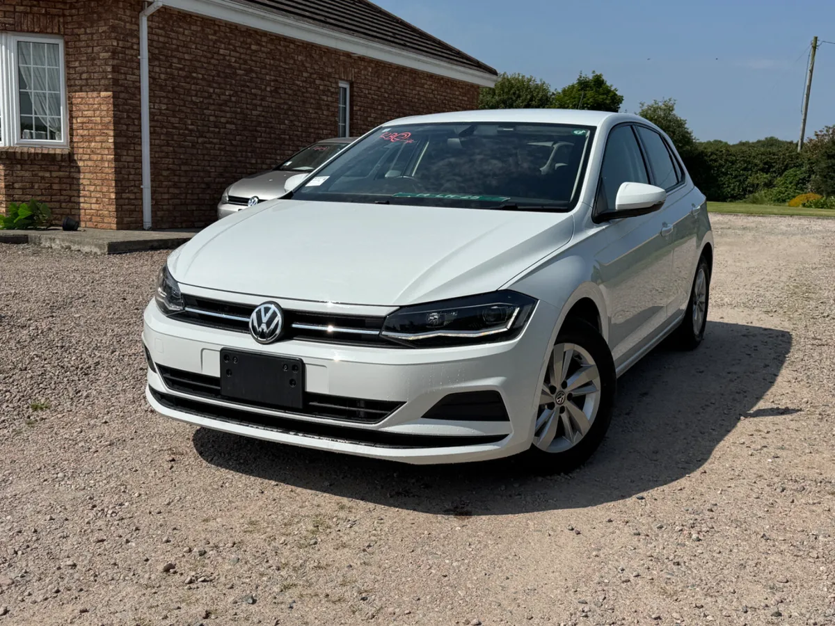 201 Volkswagen Polo Comfortline DSG - Image 2