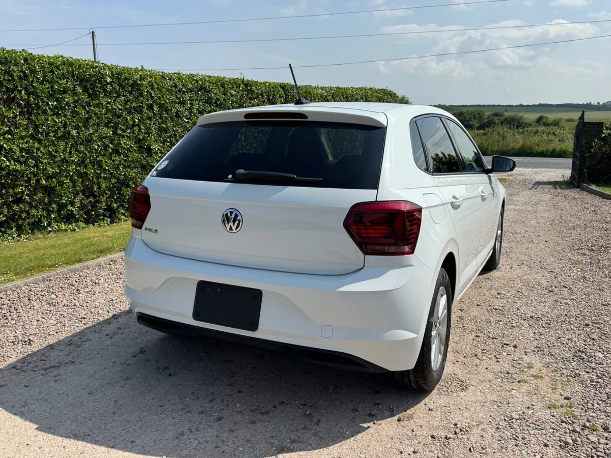201 Volkswagen Polo Comfortline DSG - Image 4