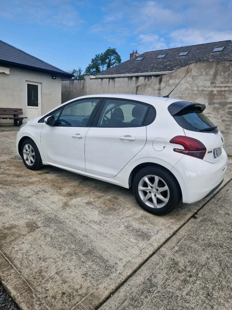 Peugeot 208 ACTIVE - Image 2