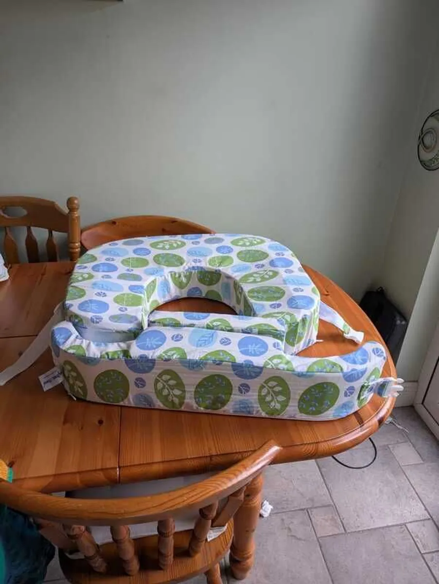Breast Friend Twin Nursing pillow - Image 1