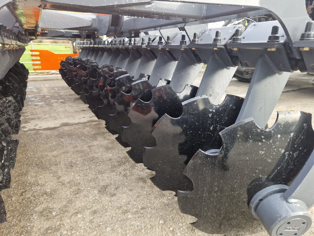 New 4m Mandam Dics Harrow - Image 4