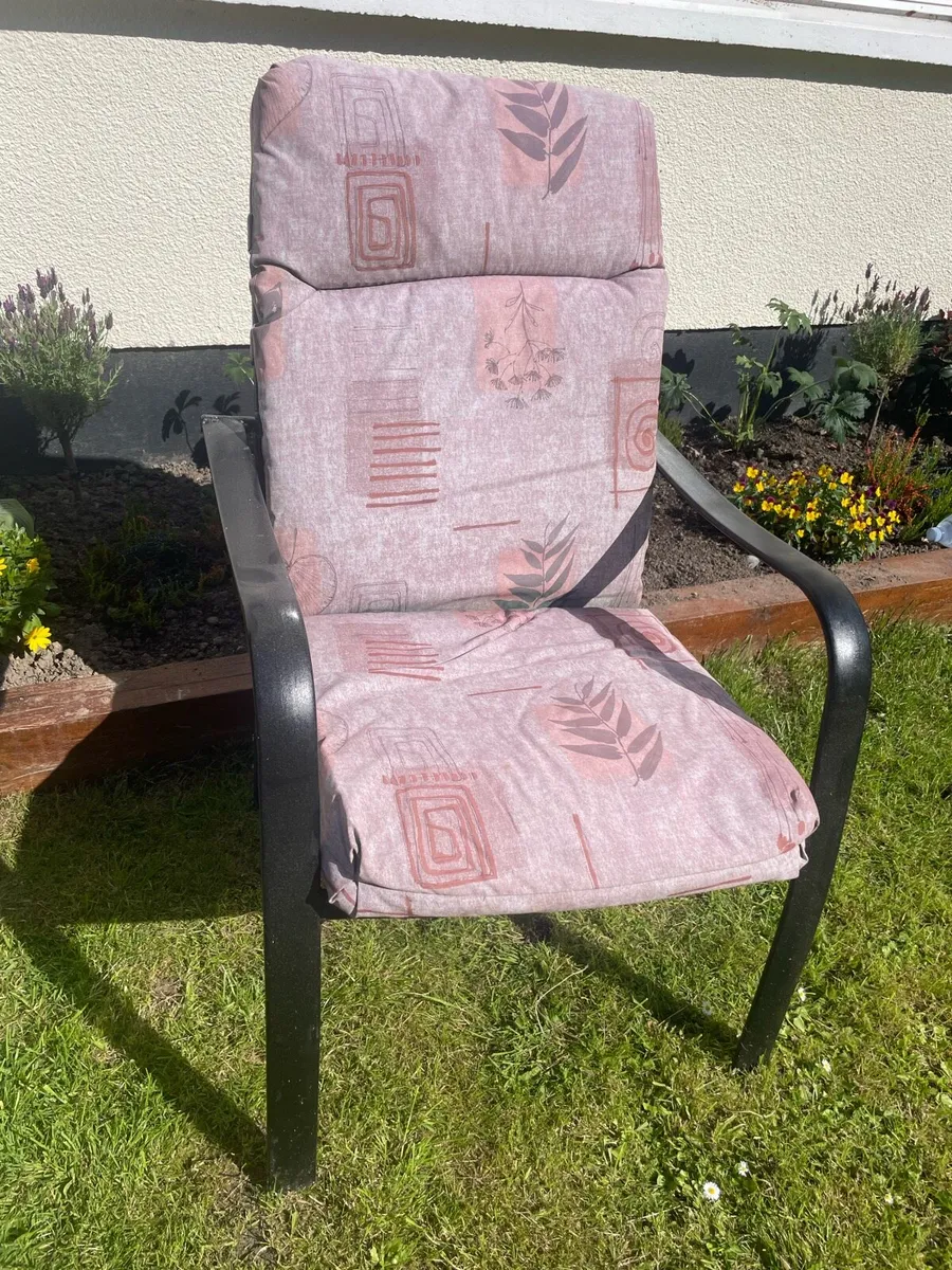 4 Garden Chairs - Image 1