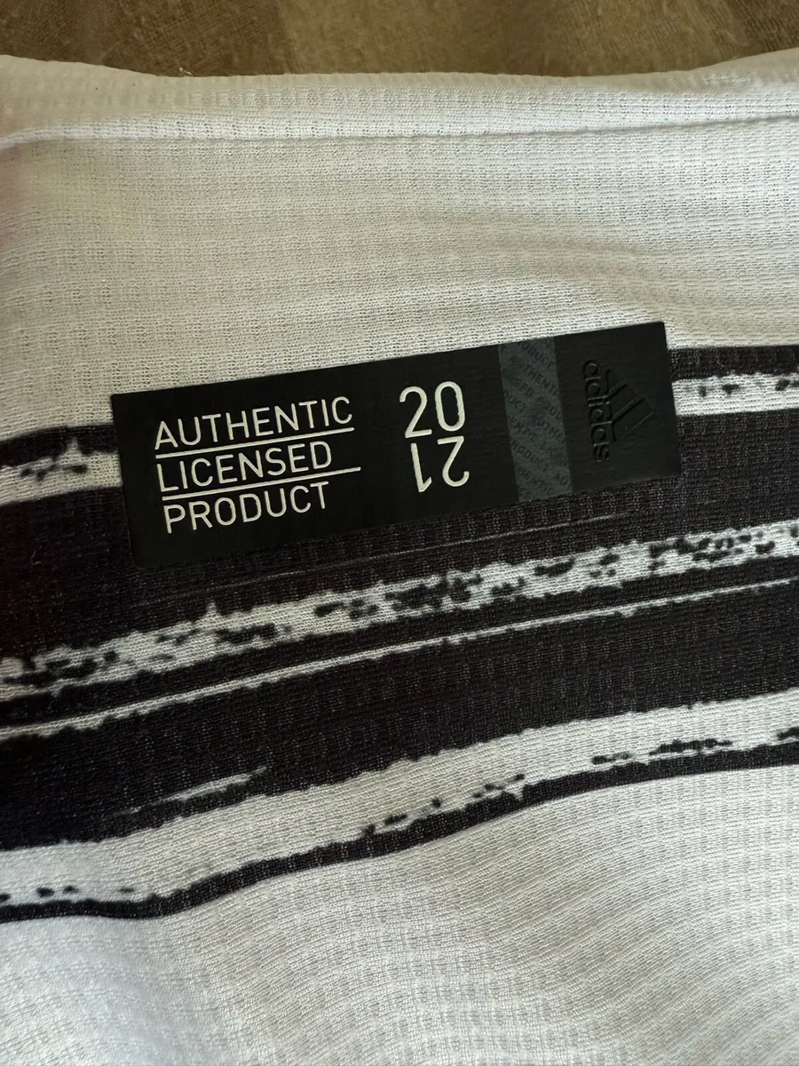 Juventus authentic Ronaldo jersey - Image 4