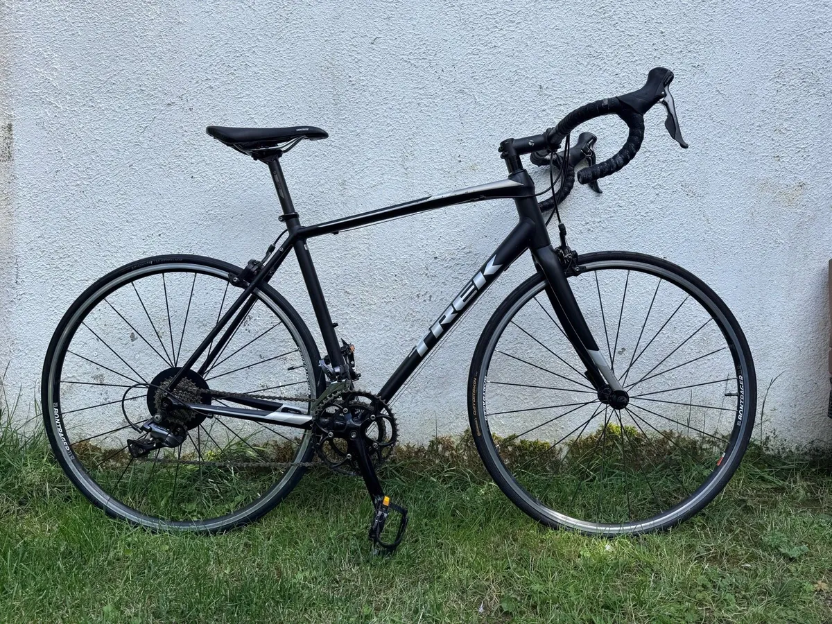 TREK Domane AL2 Road Bike - Image 2