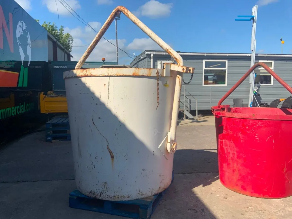 2000lts SELF TIPPING CIRCULAR SKIP.........3707-5. - Image 4