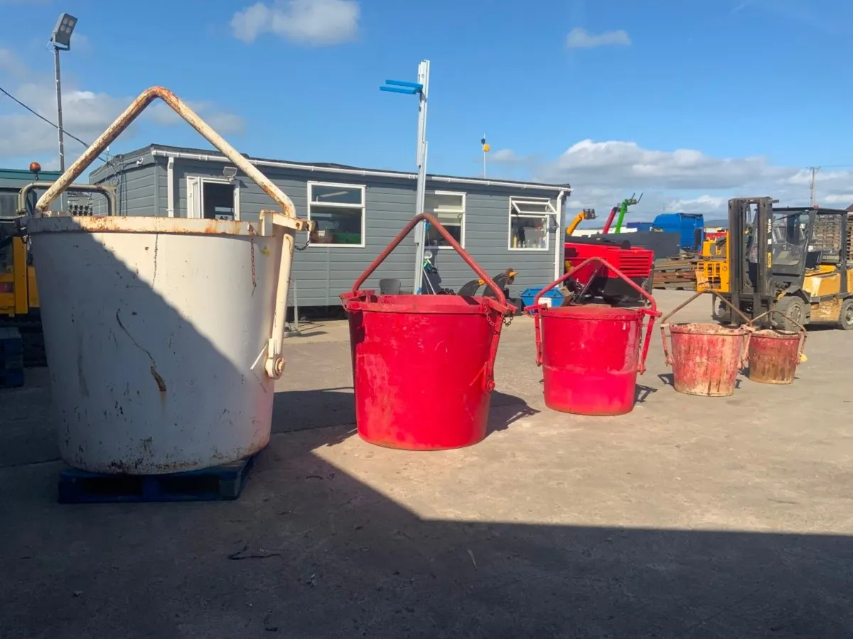 200lts SELF TIPPING CIRCULAR MUCK SKIP.....3627-2. - Image 4