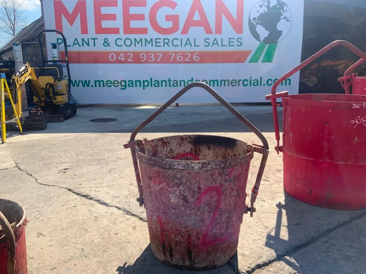 200lts SELF TIPPING CIRCULAR MUCK SKIP.....3627-2. - Image 1