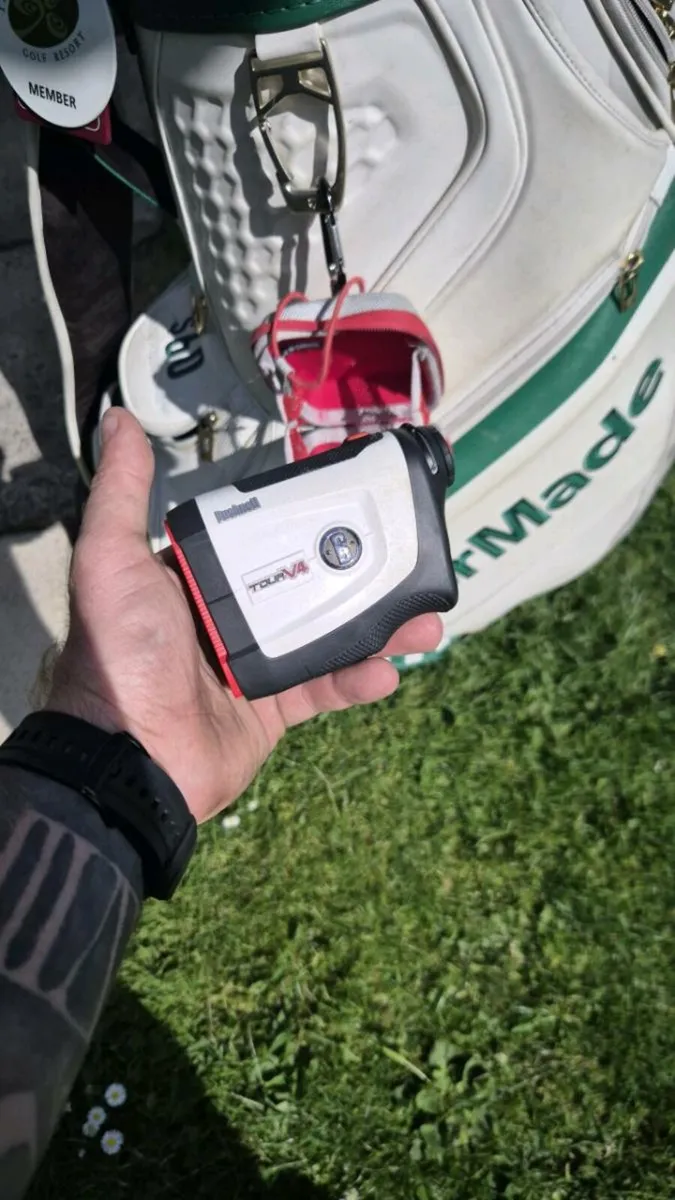 Bushnell range finder - Image 1