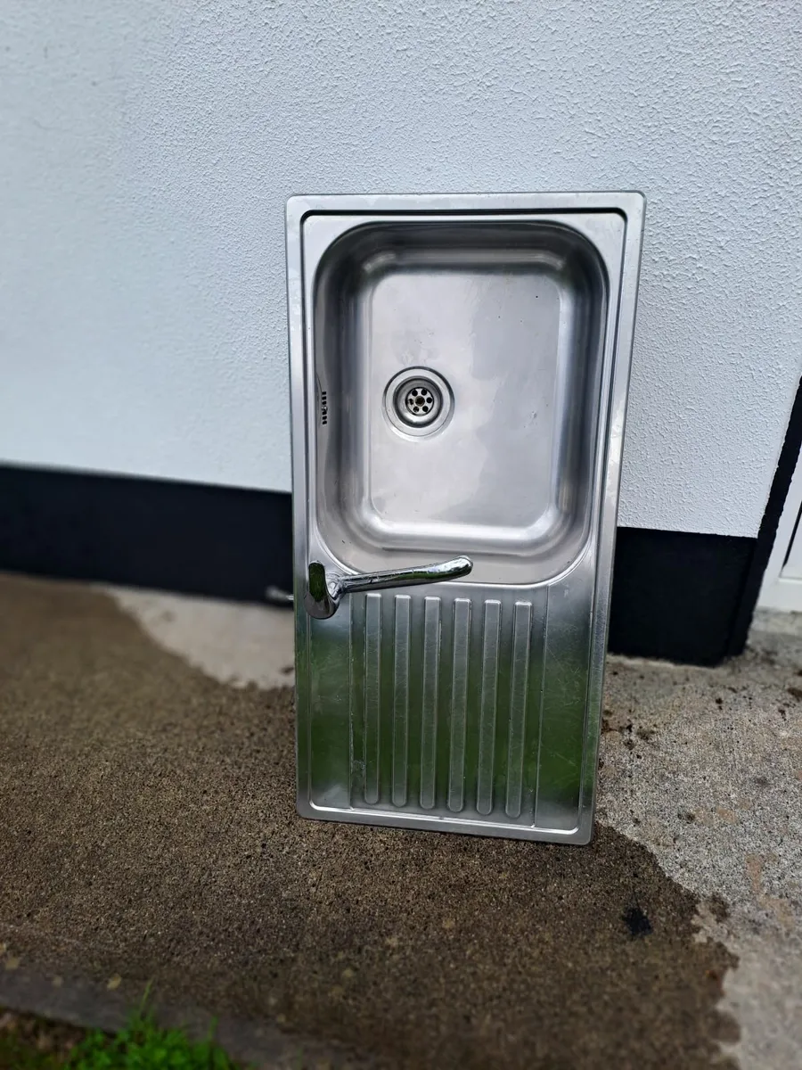 Kitchen sink - Image 1